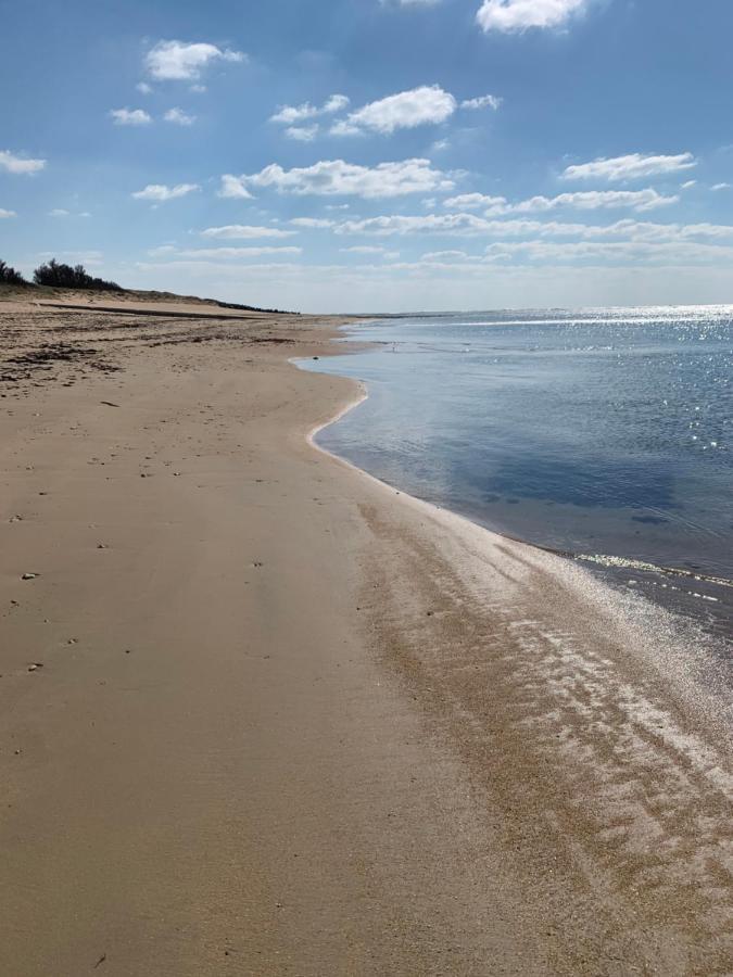 Maisonnette La Coti H5 Avec Piscine Interieure Chauffee, A 400 M De La Plage Et Menage De Fin Sejour Compris Saint-Georges-d'Oleron Exterior photo